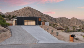 Luna Ridge by Fieldtrip New Modern Luxury Home with Hot Tub Views